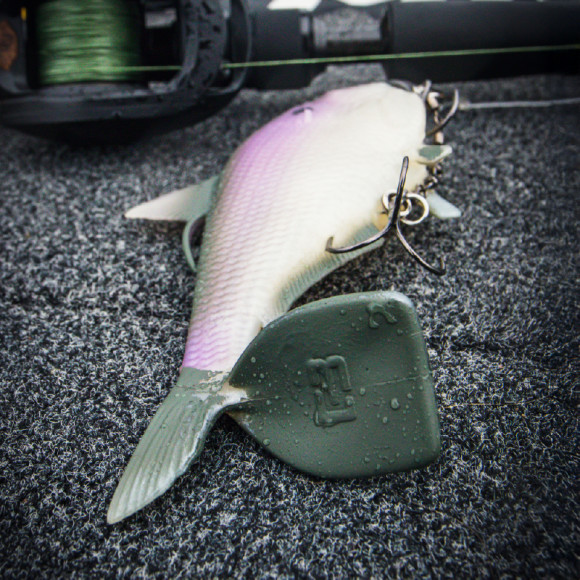 Мягкая приманка 13FISHING B.A.M.F. Shad 8"/ Purple Shad Мягкая приманка 13FISHING B.A.M.F. Shad 8"/ Purple Shad